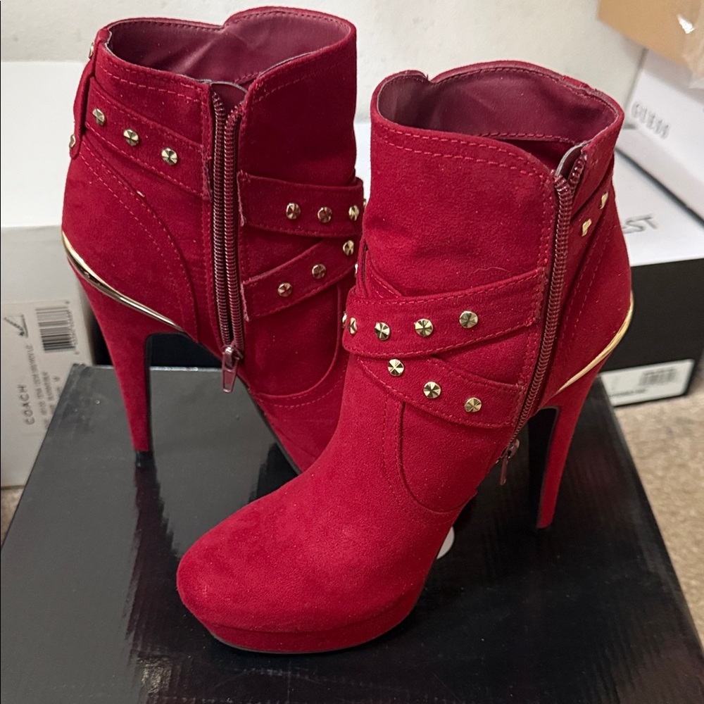 Elegant Red Suede Ankle Boots